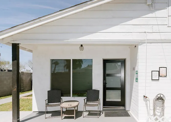 The Compound On 13 St Guest house